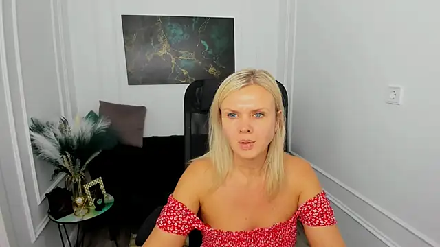 AgathaKlouin – Naživo XXX chat