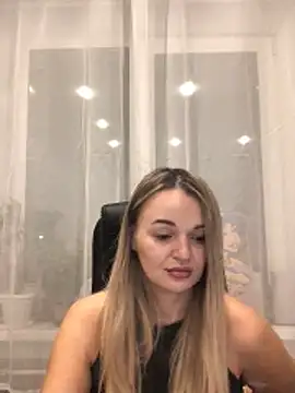 Seralunee Adlı Modelin Canlı XXX Sohbeti