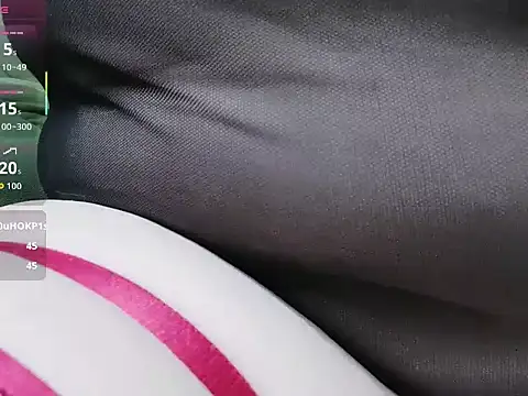 Adelle01 Show Webcam