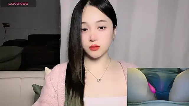 woaiqinqin Adlı Modelin Canlı XXX Sohbeti