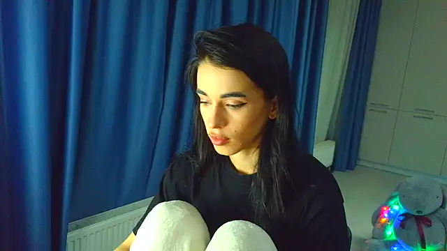 Vlada_Elfie Adlı Modelin Canlı XXX Sohbeti