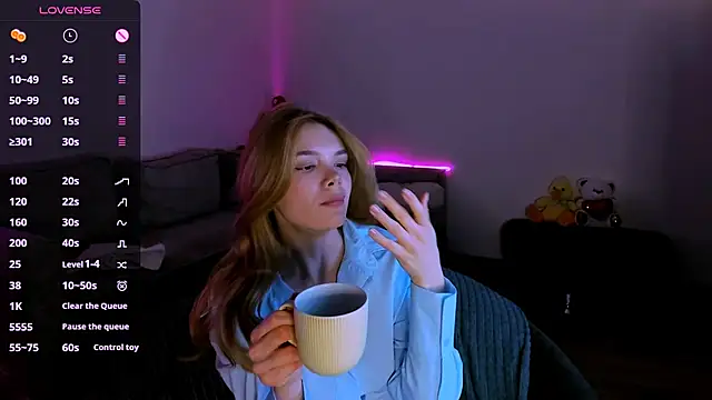 LEANALIES Adlı Modelin Canlı XXX Sohbeti