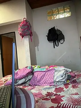 KittyBoom1 – Naživo XXX chat