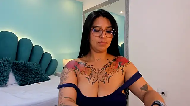 sharlott18n Live XXX chat