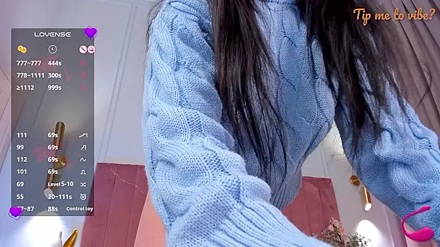 Mayzzie Adlı Modelin Canlı XXX Sohbeti