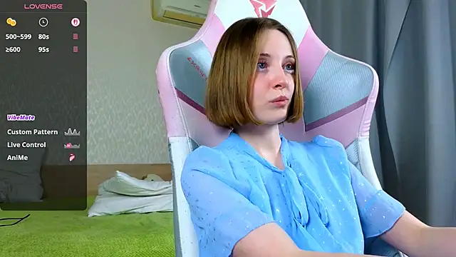 Cowell_Adelina 现场XXX聊天