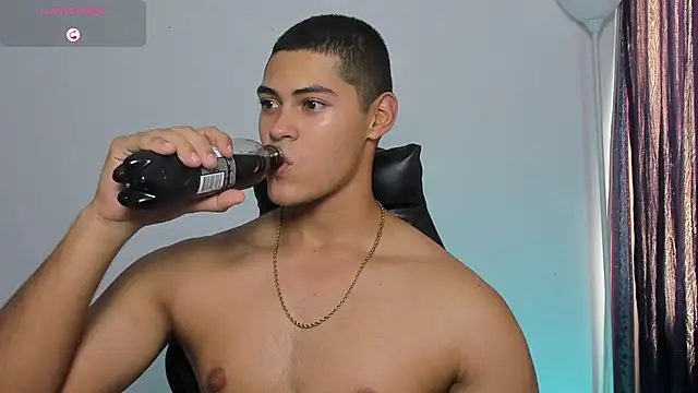 Iamdylan777のウェブカメラショー