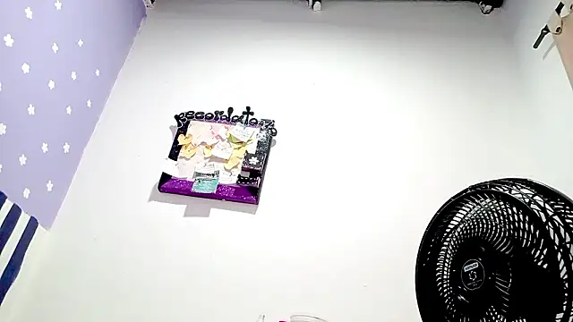 PetiteIvoryQueen19: онлайн-секс-чат