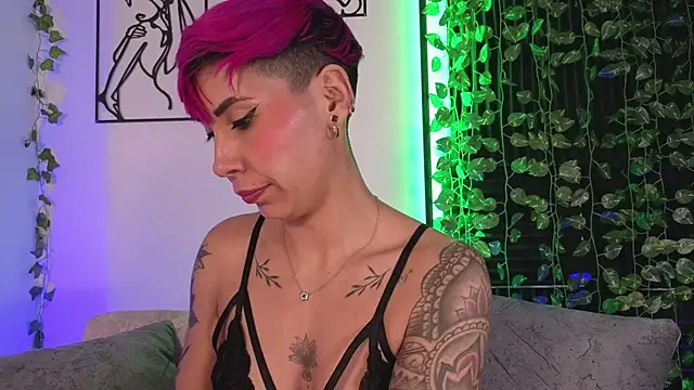 Chat +18 de MiaMorgan_ ao vivo