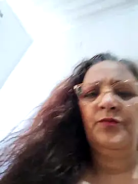 Pokazy przed kamerką – Noemipopi