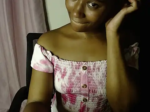 Chat +18 de savage_laura ao vivo