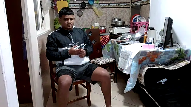 Chatroom XXX en direct de Boycuriousxxx