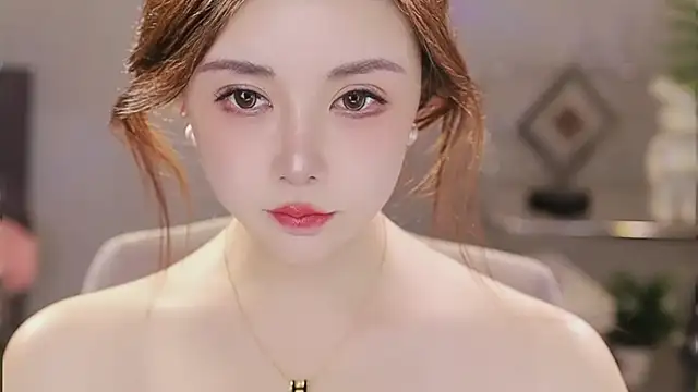 Chat XXX en directo de Qiaoqiao__