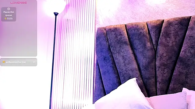 Chat +18 de zoe_hugeboobs ao vivo