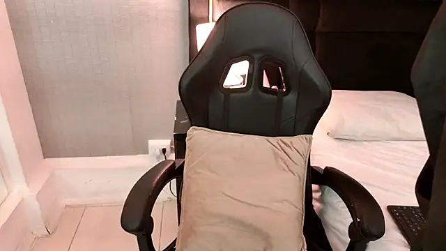 Онлайн чат XXX EllaEvanz