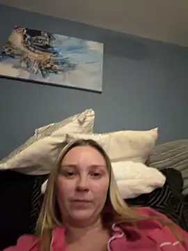 Sky25x's Live XXX Chat