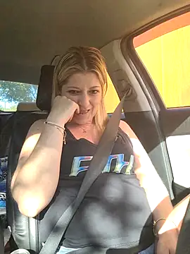 NikkiBlisss élő XXX-chatje