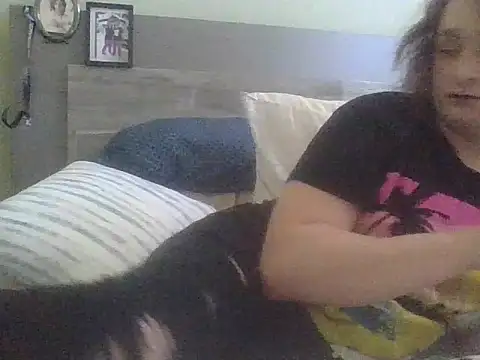 kimsupremesissy: διαδικτυακό σόου στην κάμερα