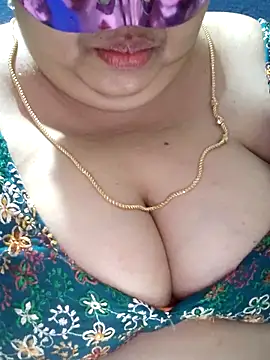 tamilthanushriのライブXXXチャット