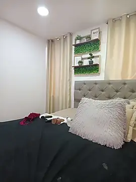 sasi_luna লাইভ XXX চ্যাট