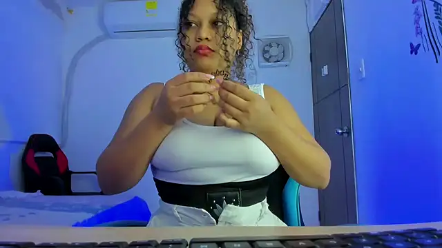 Živý XXX chat Lunastar02