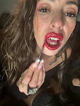 Czat XXX na żywo – Amani_thewolf