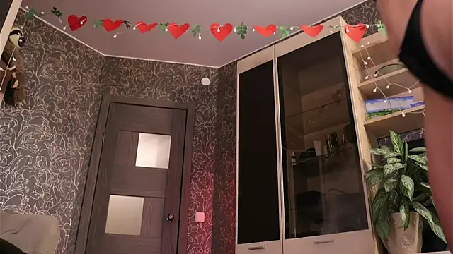 GracieGalaxy Adlı Modelin Canlı XXX Sohbeti