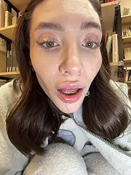 BallerinaCappuccino_ Adlı Modelin Canlı XXX Sohbeti