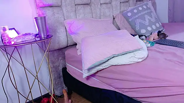 Chat +18 de MiiaBlumm_ ao vivo