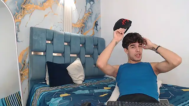 Show modela PRETTY_COCK1 na web-kameri