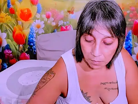Chat +18 de indianroxy ao vivo