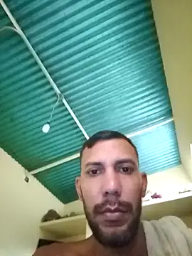 UnreadyChutzpa Live XXX-Chat