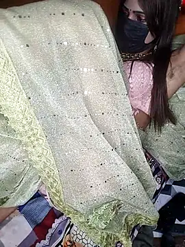 Chat +18 de CUTI-NAINA ao vivo