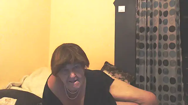 XXX chat uživo modela MioritaHard