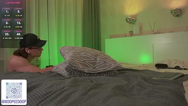 poorpornactor's Live XXX Chat