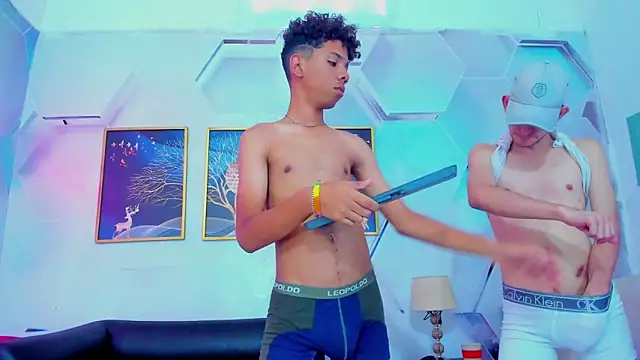 Spicy_guys live XXX chat