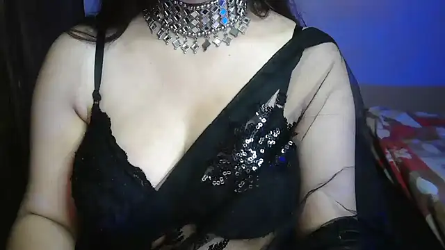 HotNiyathi Chat XXX in diretta