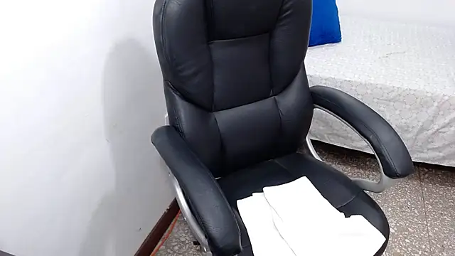 emiliaa_hot Chat XXX in diretta