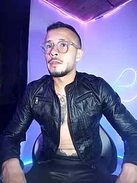 sebastian_horny: онлайн-секс-чат