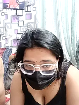 XXX chat uživo modela GangbangCouple