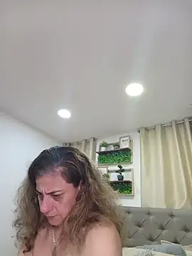 sasi_luna live XXX chat