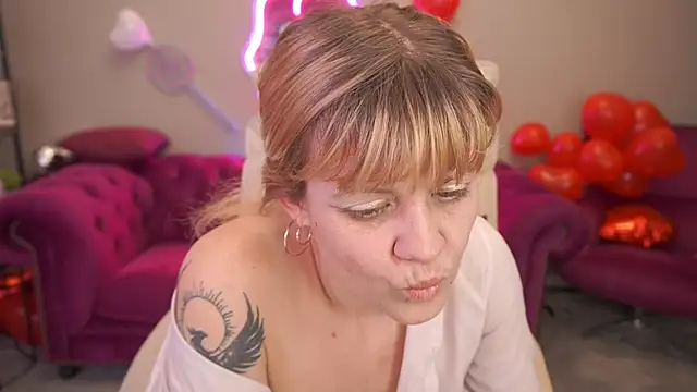 BellaLaPetit Chat XXX live