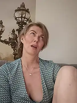 stellahere8 লাইভ XXX চ্যাট