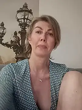 stellahere8's Live XXX Chat