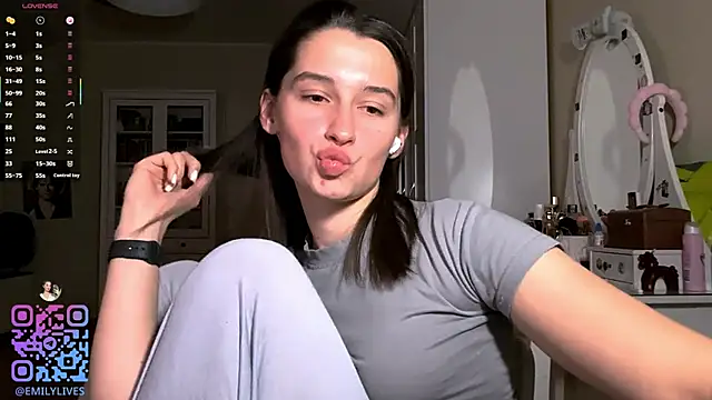 DarlineBrustera Adlı Modelin Canlı XXX Sohbeti