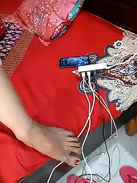 Tanisha-Chy: διαδικτυακό σόου στην κάμερα