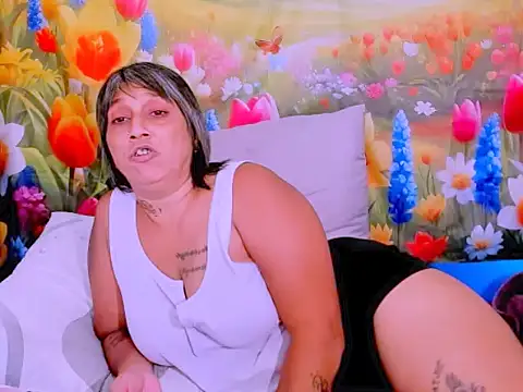 Chat +18 de indianroxy ao vivo