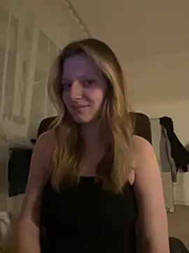 MaryHiggins live XXX chat