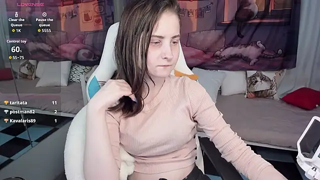 KiraDuvallのライブXXXチャット