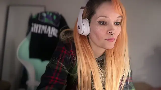 FRRANNKIE Show in webcam